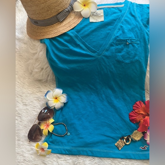 Y2k NWT Gorgeous Hollister V- Neckline short-sleeve top So Cal❣️ - Picture 10 of 16